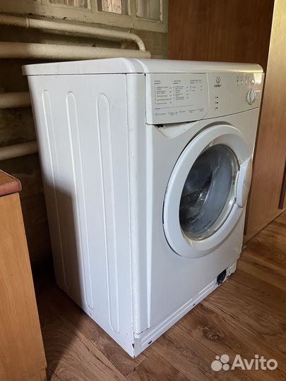 Продам стиральную машинку Indesit б/у