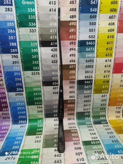 Поводок стеклоочистителя правый Renault Logan 2