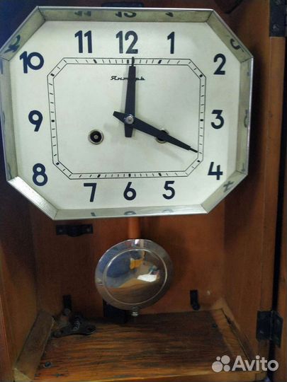 Часы настенные янтарь с боем