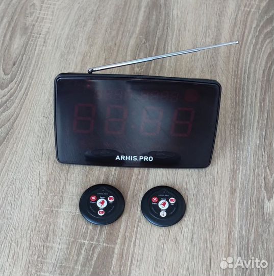 Комплект: Табло на русском и кнопка вызов официант