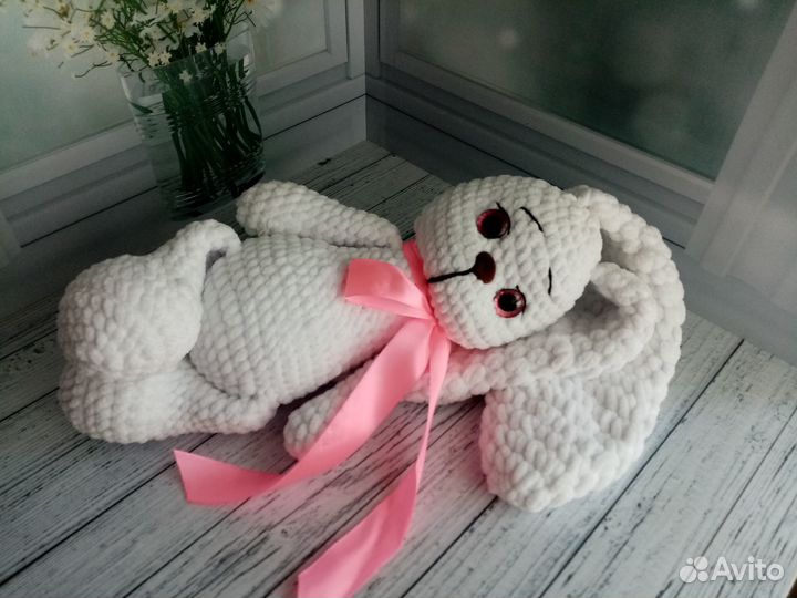 Игрушка плюшевый заяц