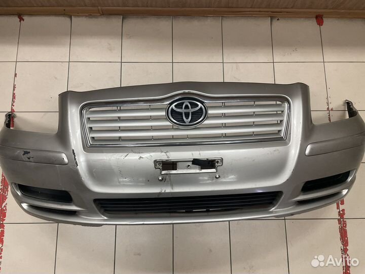 Передний бампер Toyota Avensis 5211905906