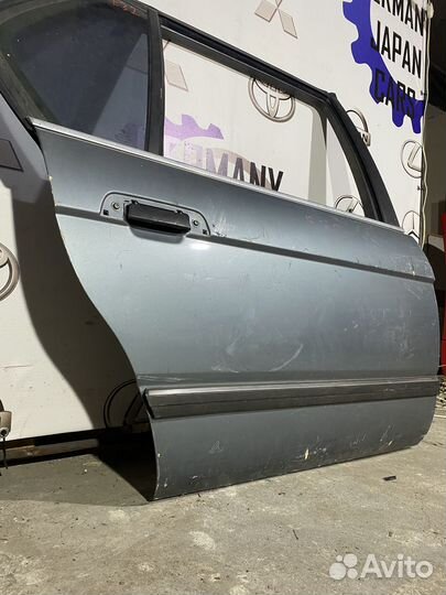 Задняя правая дверь BMW E32