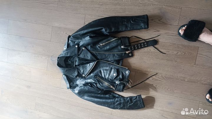 Женская куртка косуха