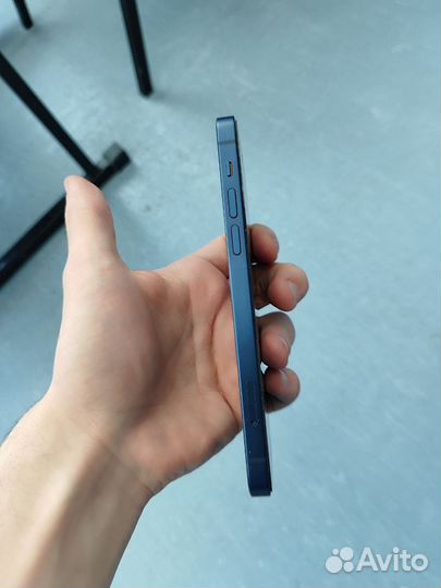 iPhone 12, 64 ГБ