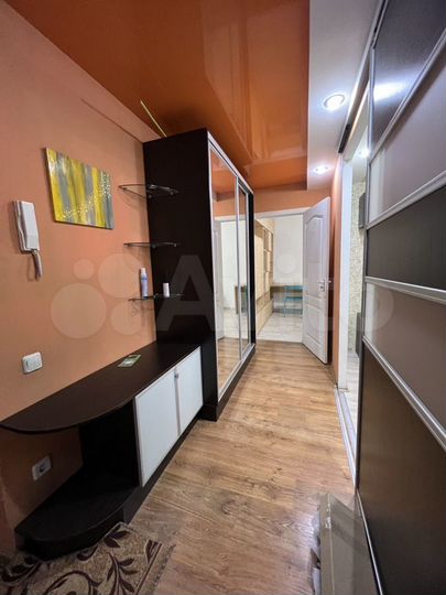 2-к. квартира, 55 м², 1/9 эт.