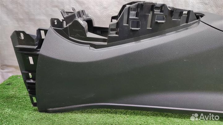 Консоль центральная с подлокотником Nissan Qashqa