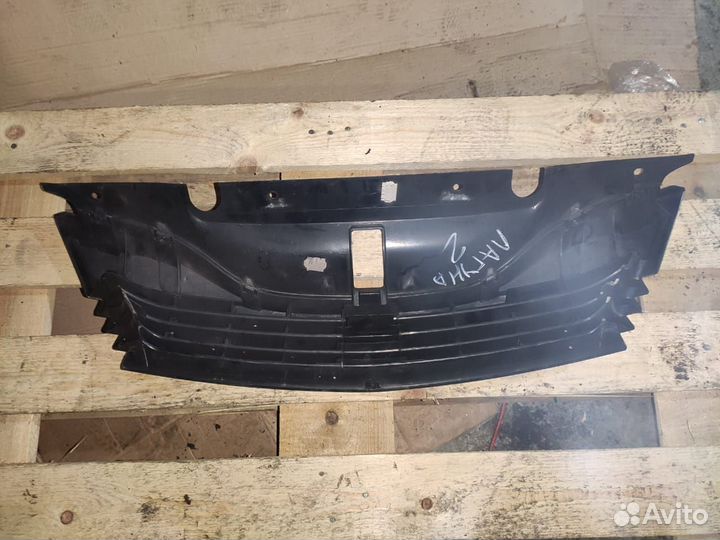 Решетка paдиaтора Ренo Lаguna 2