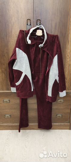 Спортивный костюм женский