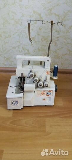 Швейная машинка оверлок Прима