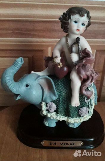 Статуэтка от бренда Da vinci