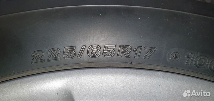 Bridgestone Blizzak Spike-02 SUV 225/65 R17 106T