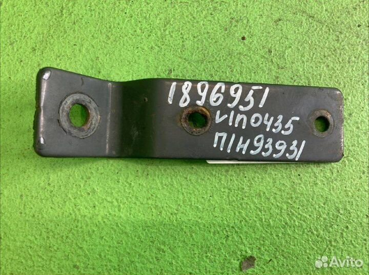 Кронштейн шумоизоляции двигателя DAF XF106