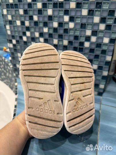 Кроссовки adidas