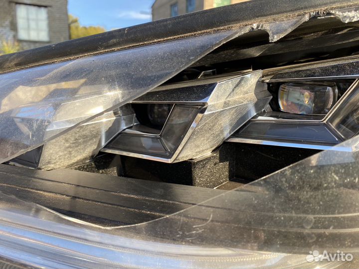 Фара левая lexus lx 570