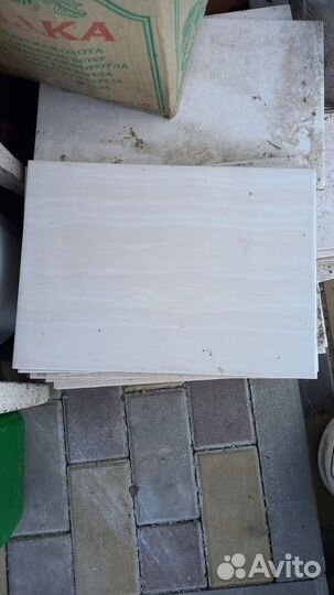 Керамическая плитка настенная бу