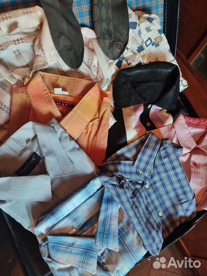 Чемодан с рубашками времён СССР и носочки шёлковые