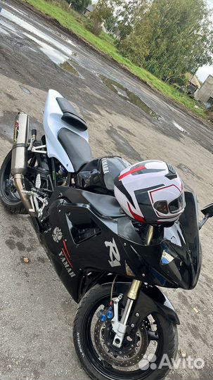 Yamaha r1