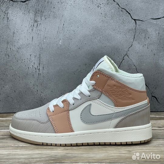 Кроссовки Nike Air Jordan 1 Mid 