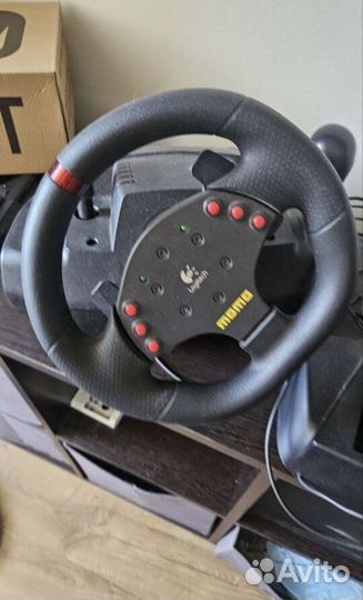 Игровой руль logitech momo racing