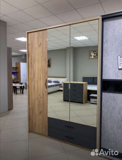 Спальный гарнитур