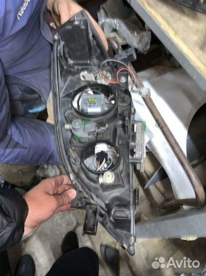 Фара правая Nissan Primera P12