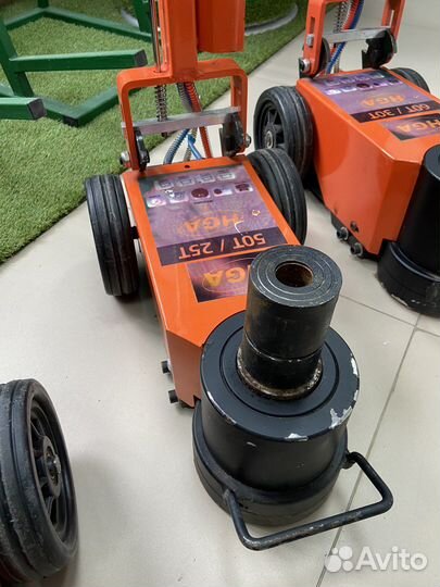 Домкрат гидравлический подкатной HGA