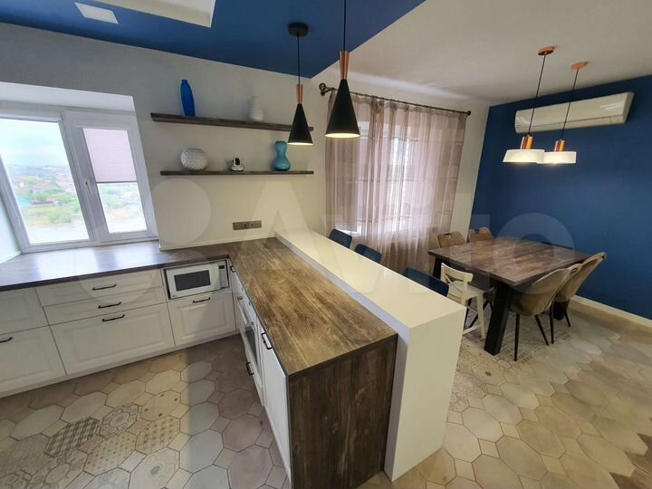 4-к. квартира, 100 м², 8/10 эт.