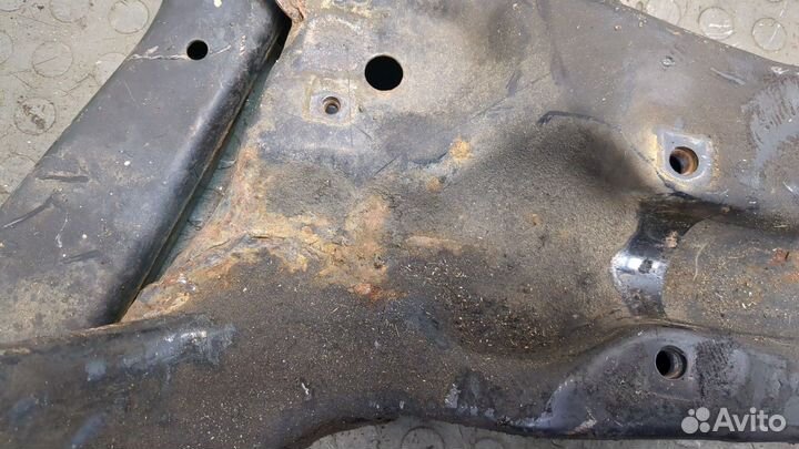 Балка подвески передняя Mitsubishi Outlander, 2004