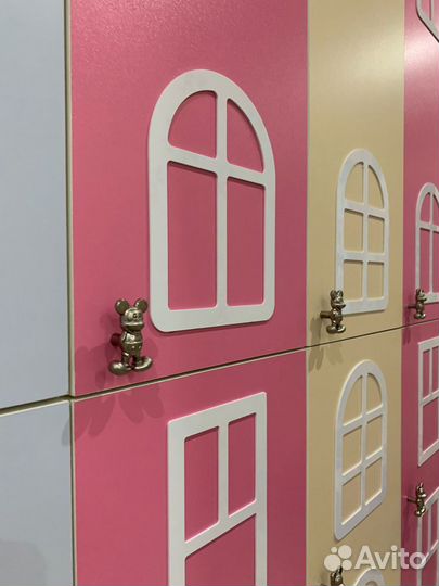 Детские шкафчики. Шкаф в раздевалку двухуровневый