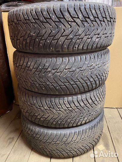 Nokian Tyres Hakkapeliitta 8 215/55 R17 98T