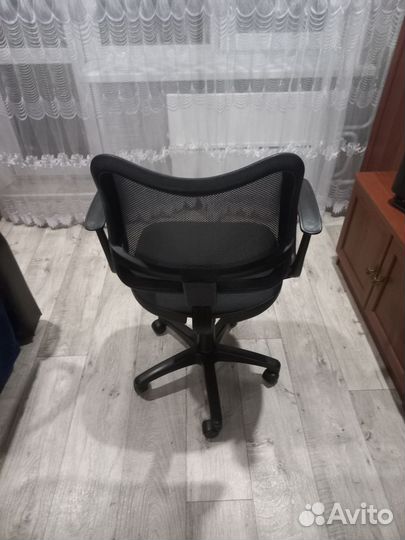 Компьютерное, офисное кресло, почти новое
