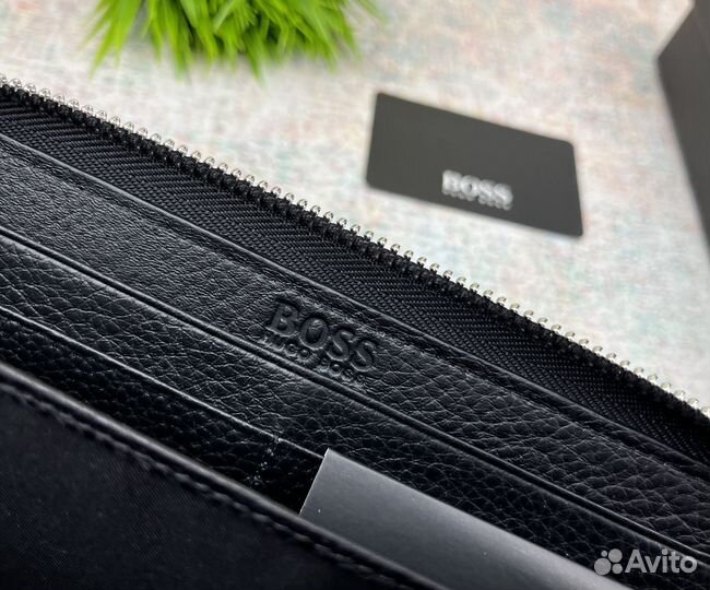 Кожаный кошелёк клатч Hugo Boss