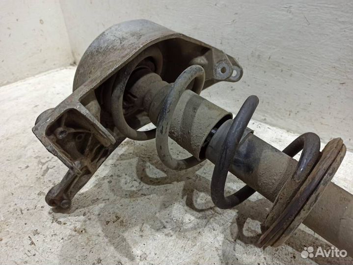 Стойка передняя правая в сборе