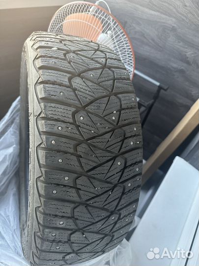 Goodyear Ultragrip 600 215/55 R17