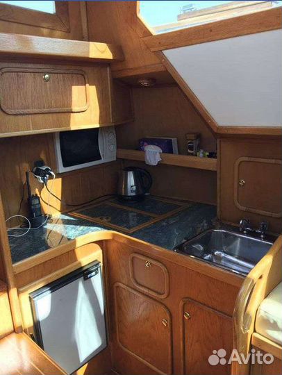 Фрахт парусно моторной яхты с капитаном