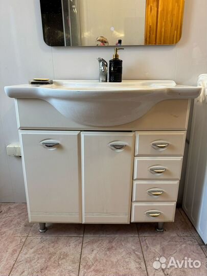 Тумба для ванной с раковиной и туалетом