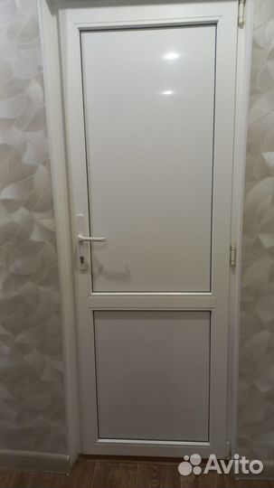 Дверь пластиковая