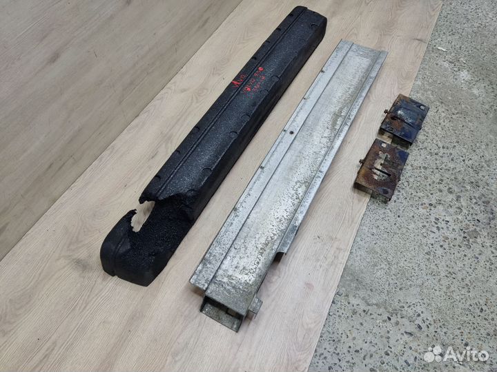 Усилитель заднего бампера, Volvo 850