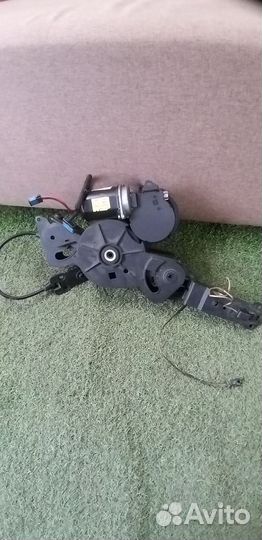 Механизм двери левой Peugeot 807/Citroen C8