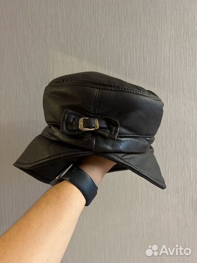 Кепка кожаная женская