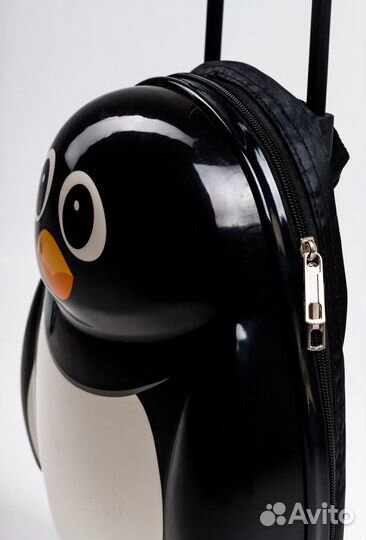 Детский чемодан и рюкзак