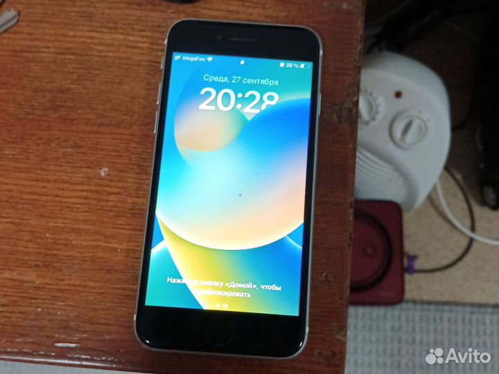 iPhone SE (2020), 64 ГБ