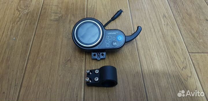 Курок, бортовой компьютер, дисплей для электросамо