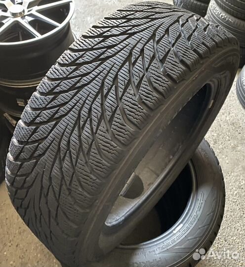 Nokian Tyres Hakkapeliitta 10 235/55 R19