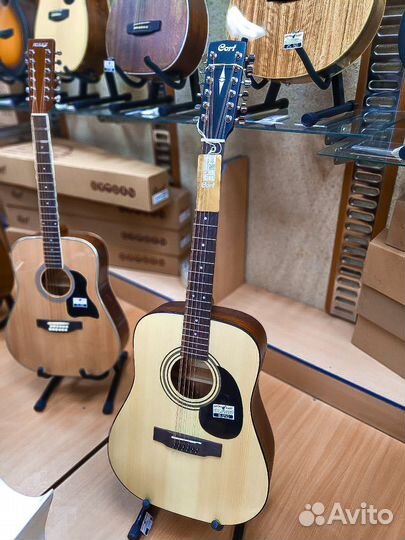 Акустическая гитара