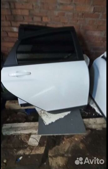 Правые двери LADA vesta cross седан в сборе