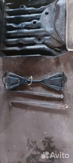 Крепление аккумулятора Nissan Murano Z50