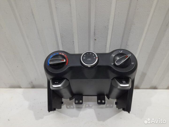 Блок управления отопителем Kia Rio FB 1.6 G4FG