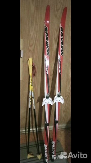 Лыжи беговые с ботинками 39